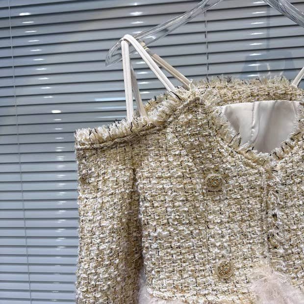 111Y Elegant Tweed Jacket For Women with Feather Hem Detail - Image 4