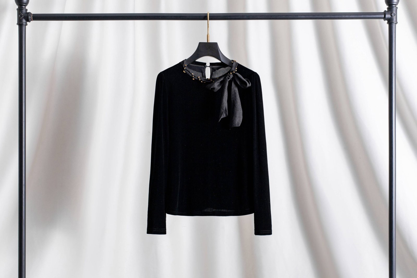 TP56Y Velvet Bow Long-Sleeve Lightweight Flocked Top